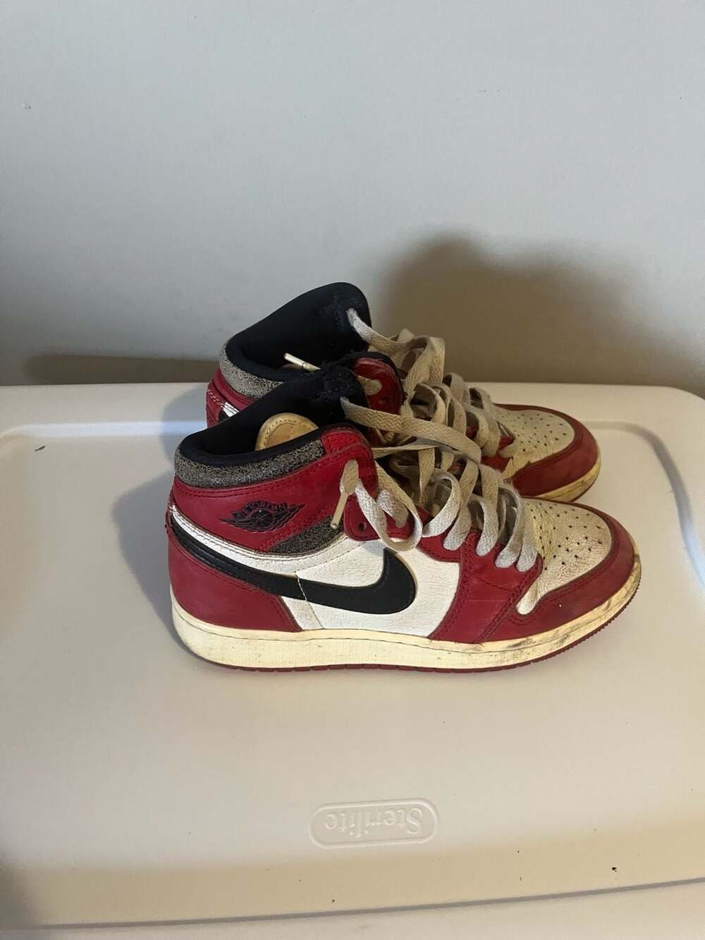Air Jordan 1 Retro High OG Lost and Found Chicago Size 4.5Y